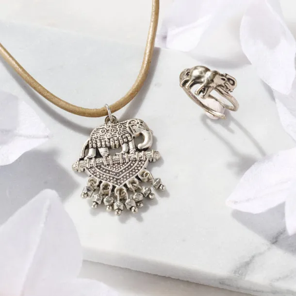 Amauta Metal Elephant Ring