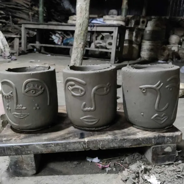 Big Brown Eyes Terracotta Face Planter