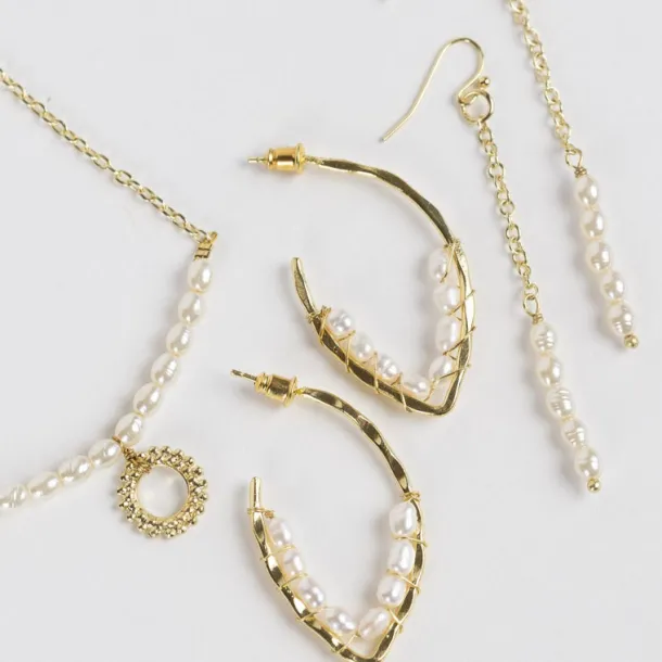 Charm & Pearl Necklace