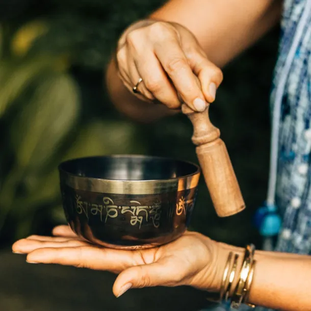 Endless Knot Singing Bowl