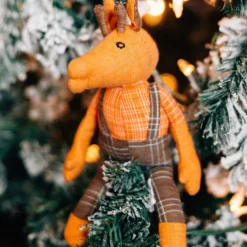 Fair Friend - Jaunty Giraffe
