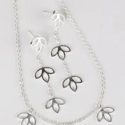 Lotus Trio Necklace