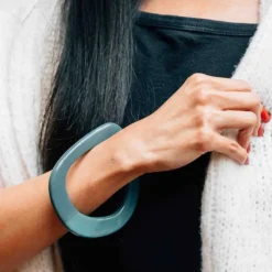 Mau Bangle