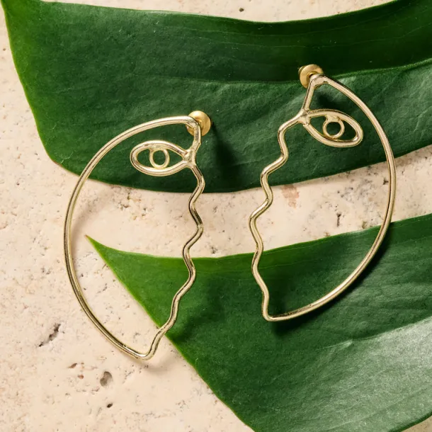 Pikaso Profile Wire Post Earrings