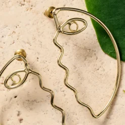 Pikaso Profile Wire Post Earrings