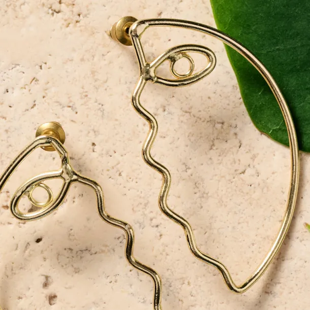 Pikaso Profile Wire Post Earrings