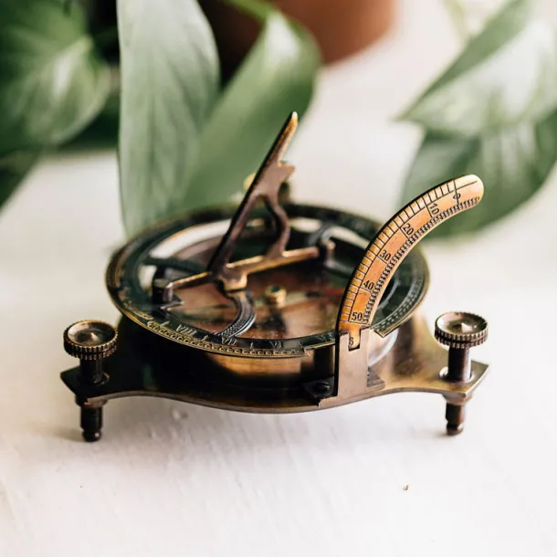 Sundial Compass