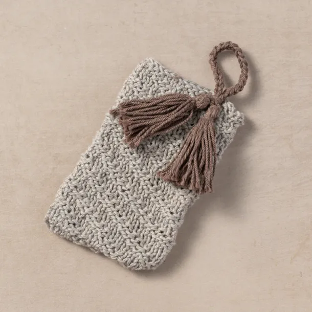 Tasseled Cotton Finger Mitt