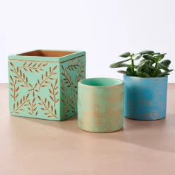 Tila Terracotta Debossed Leaf Planter